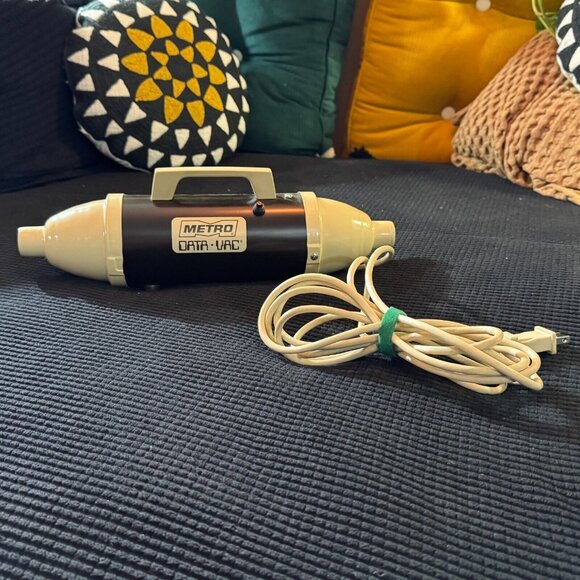 Metro Data-Vac MDV-1 Computer Tech DataVac Vacuum with Accessories, Circa 1980 - Picture 8 of 14